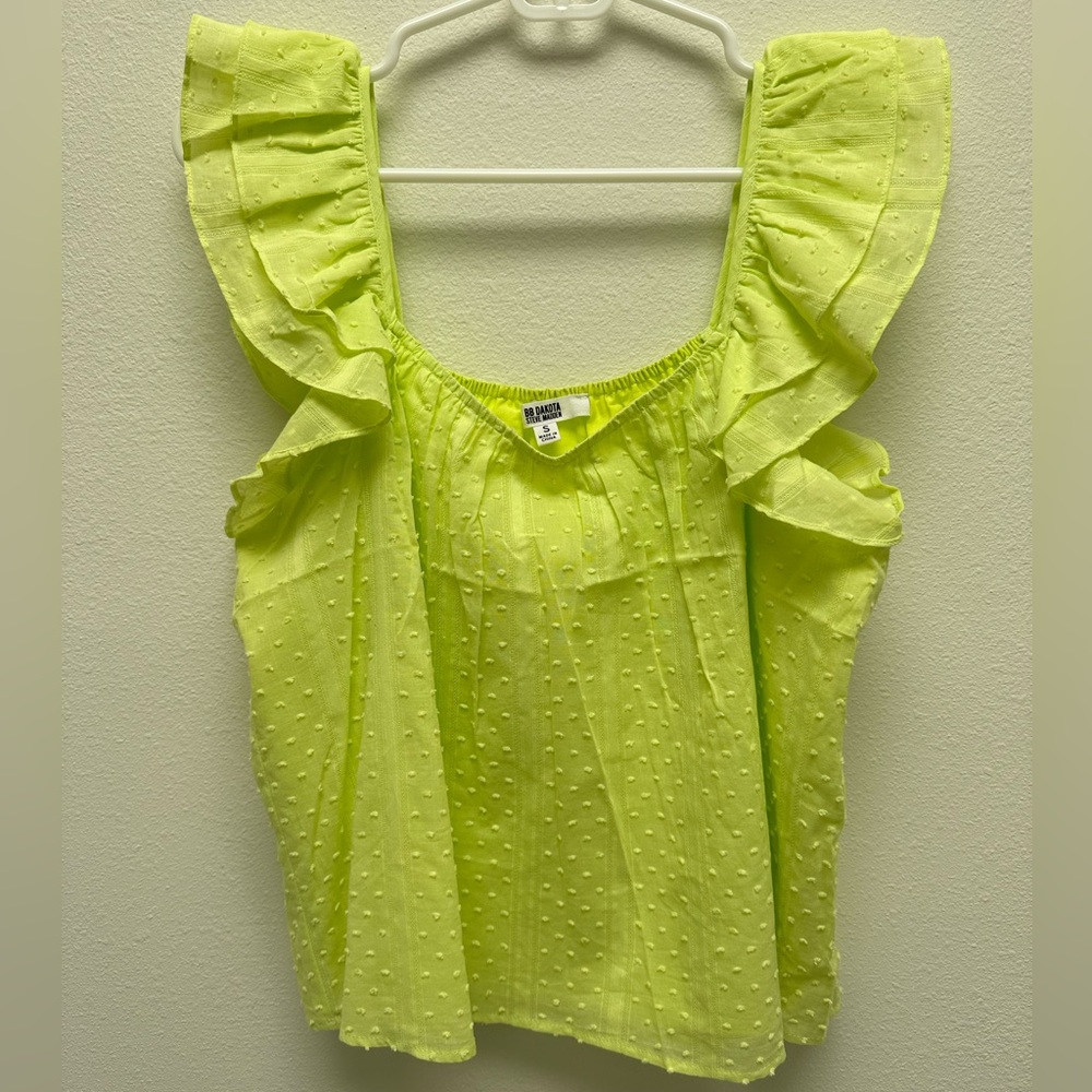Steve Madden flutter sleeve top